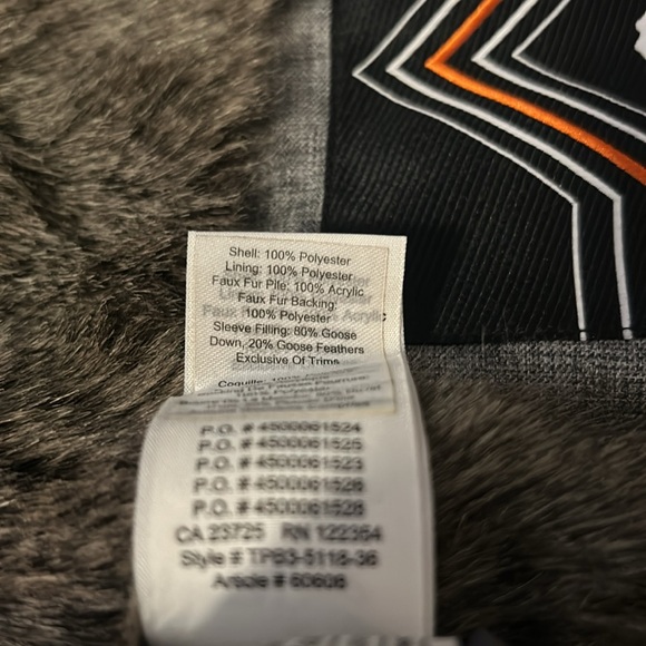 Aritzia TNA Niseko Size Medium Jacket - Mint condition - Picture 16 of 16